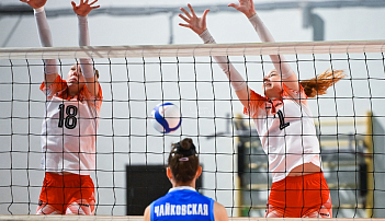 Девушки пермской "Академии" завершили сезон серией из трех побед!