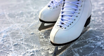 Час с чемпионом на главном городском катке!