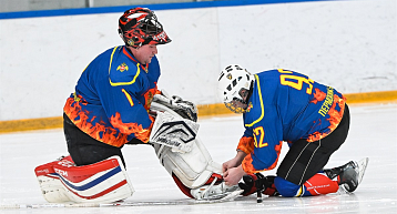 Команды Офицерской хоккейной лиги вышли с новогодних каникул