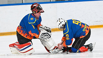 Команды Офицерской хоккейной лиги вышли с новогодних каникул