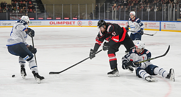 "Молот" переиграл чемпиона ВХЛ прошлого сезона