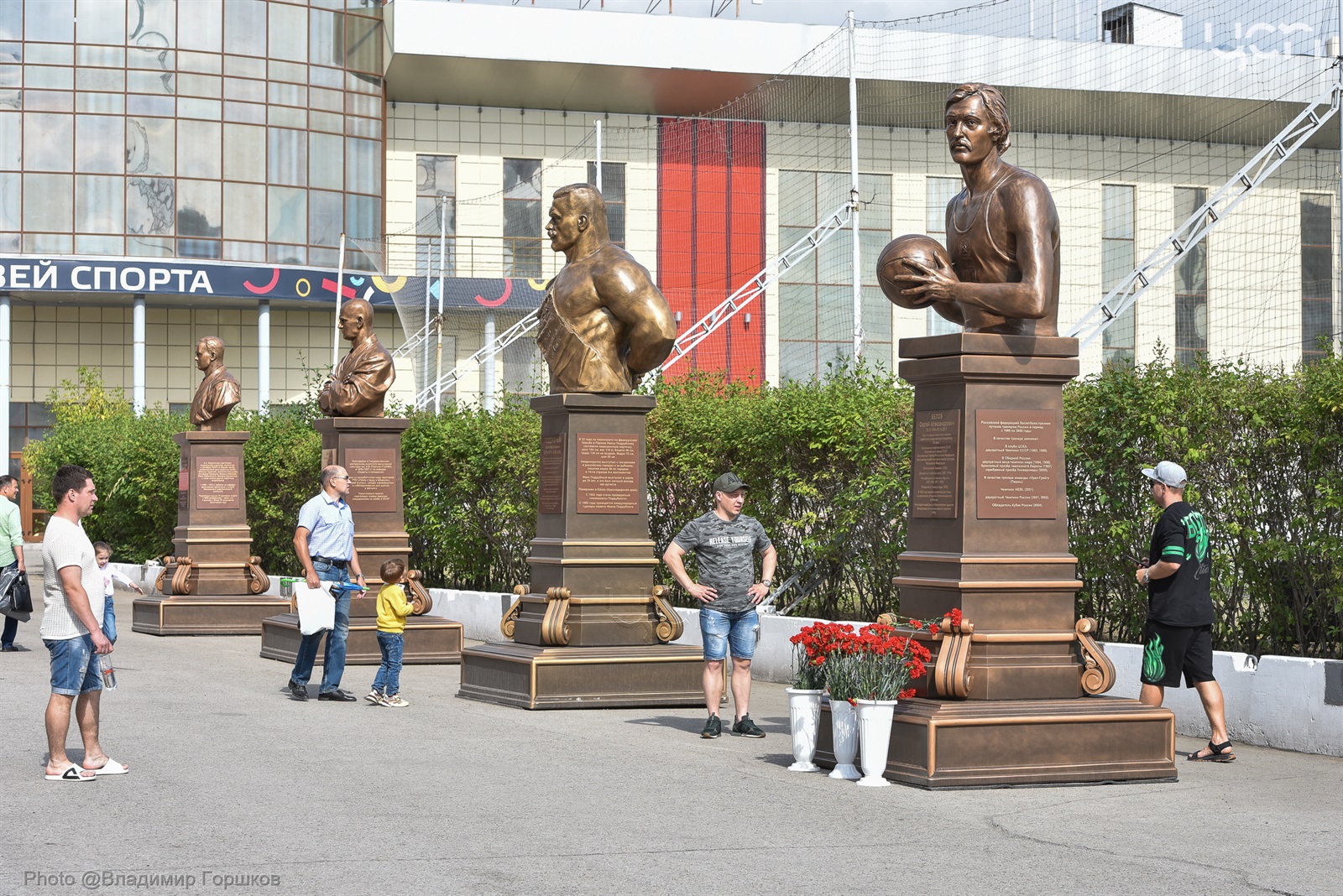 В ЦСП установлен бюст легендарного Сергея Белова | 03.07.2023 | Пермь -  БезФормата