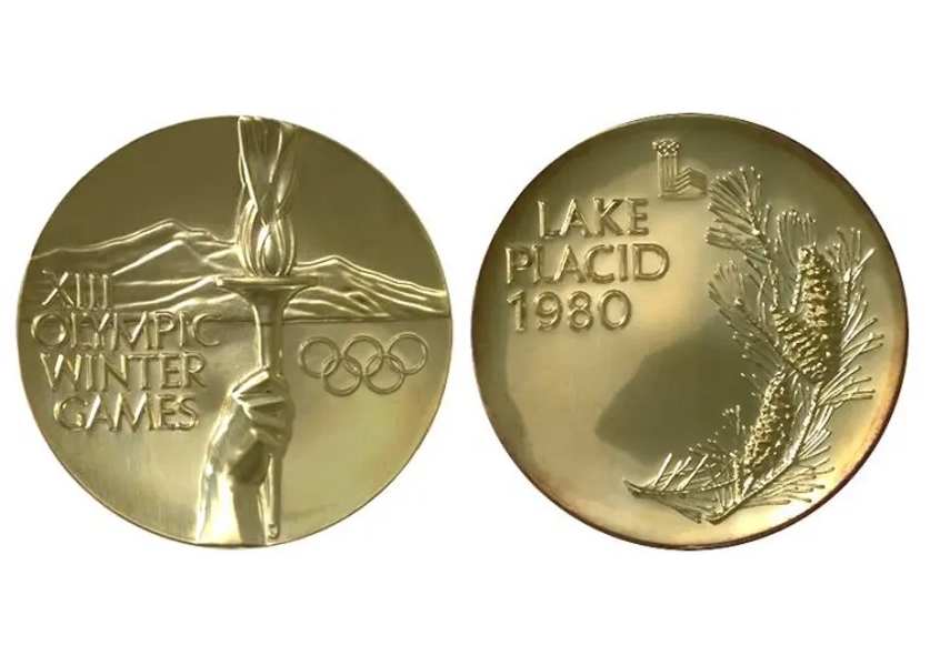 Лейк Плэсид 1980 медаль золото.png
