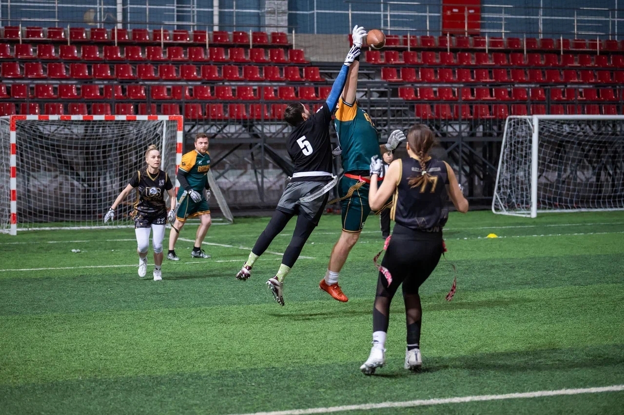 Флагфутбол в манеже.jpg