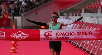 Владимир никитин подтвердил чемпионский титул на 10 км